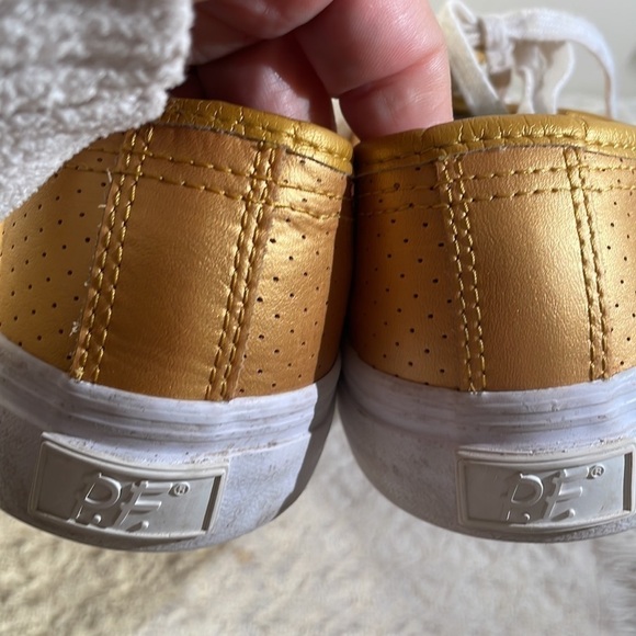 🤩host Pick🤩 Unisex PF Flyer Sizzling Gold and Bold Rare Sneakers by NB - Picture 8 of 8